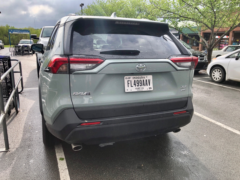I promise I know how to park. Though this image is proof of the contrary.